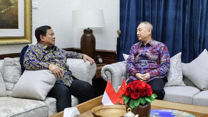 Prabowo Talks Military Technology with Chinese General over Dinner