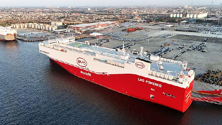 Pelindo Sukses Layani Kapal RoRo Terbesar