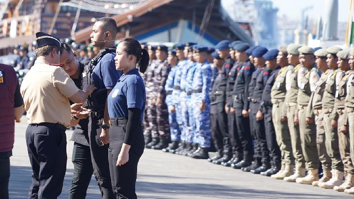 Upacara pengukuhan Satuan Tugas (Satgas) Patroli Imigrasi di wilayah Bali. pada Selasa, 5 Agustus 2015, di Pekabuhan Benoa, Bali. Foto: Dok. Dirjen Imigrasi 