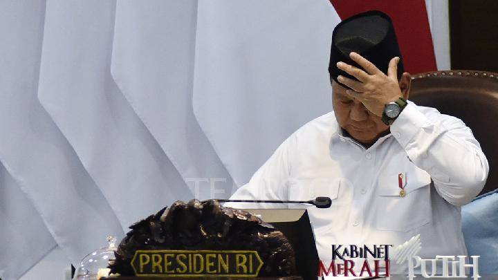 Presiden Prabowo Subianto memimpin Sidang Kabinet Paripurna di Kantor Kepresidenan, Istana Negara, Jakarta, 6 Agustus 2025. Sidang kabinet tersebut membahas sejumlah agenda strategis perayaan Hari Ulang Tahun Republik Indonesia ke-80. TEMPO/Imam Sukamto