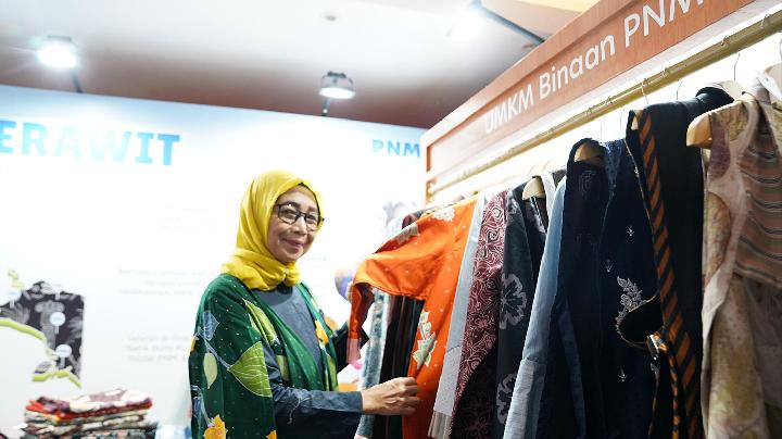 Sri Kartini, Ketua Kelompok Mekaar Jadi Motor Pemberdayaan di Kampung Madani PNM