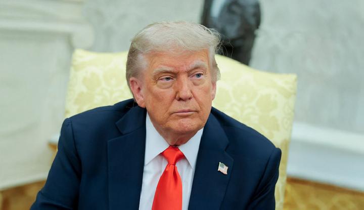 Donald Trump Says He Wants to Meet with Kim Jong Un, in Front of South Korean President