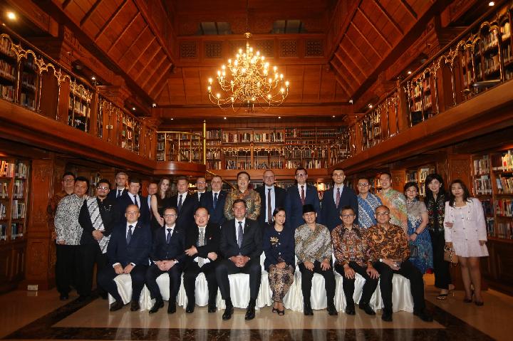 Menlu Belarus kunjungi Indonesia, bahas kerja sama FTA, investasi, pendidikan, dan budaya dalam jamuan diplomatik di Jakarta.