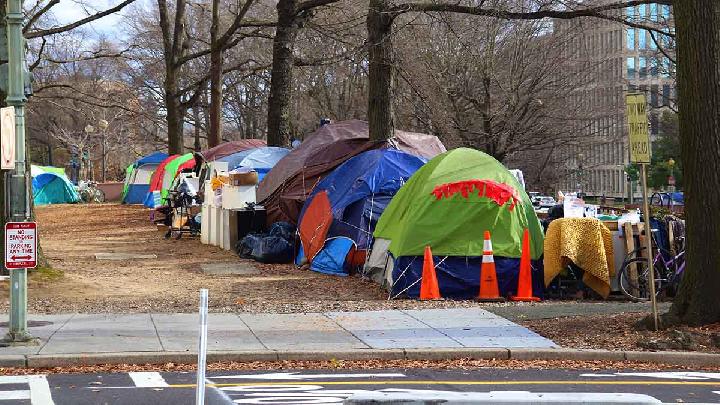Trump to Evict Homeless from Washington D.C.