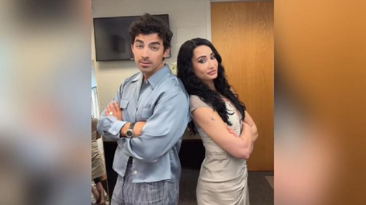 Demi Lovato Tampil Bersama Joe Jonas di Atas Panggung, Bikin Penggemar Terkejut