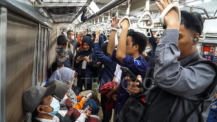 Ramadan Shifts Jakarta Commuter Line Peak Travel Hours