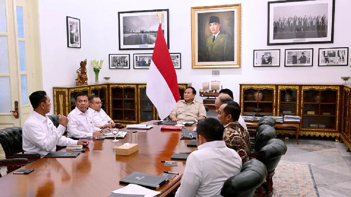 Prabowo Gelar Rapat Tertutup dengan Kepala BIN, Kapolri hingga Kepala Bulog