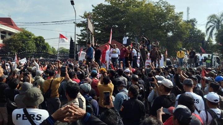 Temui Massa Naik Mobil Rantis, Bupati Pati Sudewo: Saya Mohon Maaf