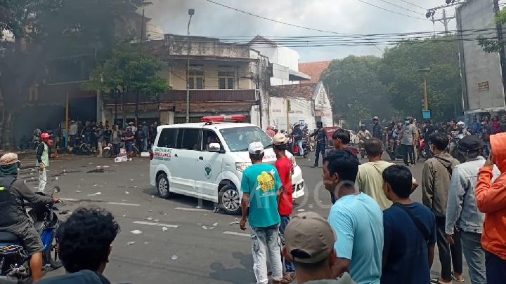 Governor Responds to Demands for Pati Regent's Resignation: 'Follow DPRD Procedure'