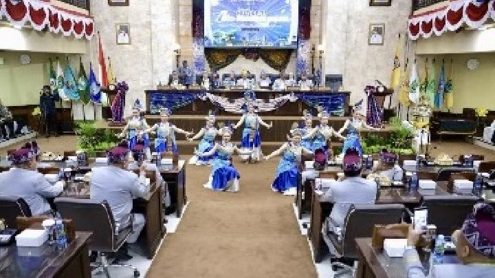 Gubernur Muhidin Hadiri RapatParipurna DPRD, Peringati Hari Jadi Kalsel ke-75
