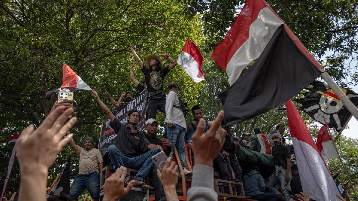 Palace Voices Respect for Pati Regent Protest