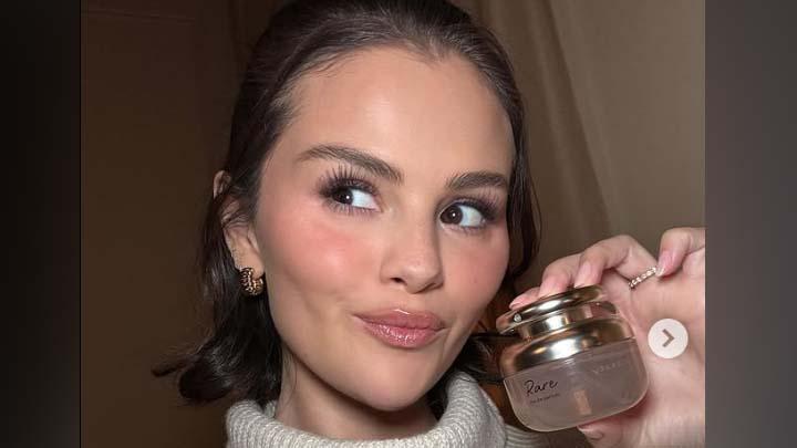Cerita Selena Gomez Rilis Parfum Beraroma Rempah yang Tahan 12 Jam