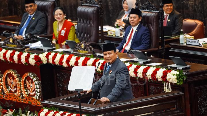 Kelakar Prabowo di Hadapan Anggota Dewan: Ini Kayak Rapat di Kecamatan