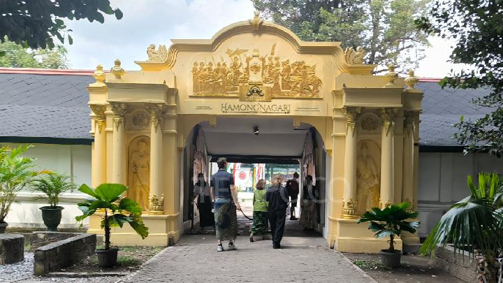 Yogyakarta Palace Halts Tourism for Three Days to Mourn Pakubuwana XIII