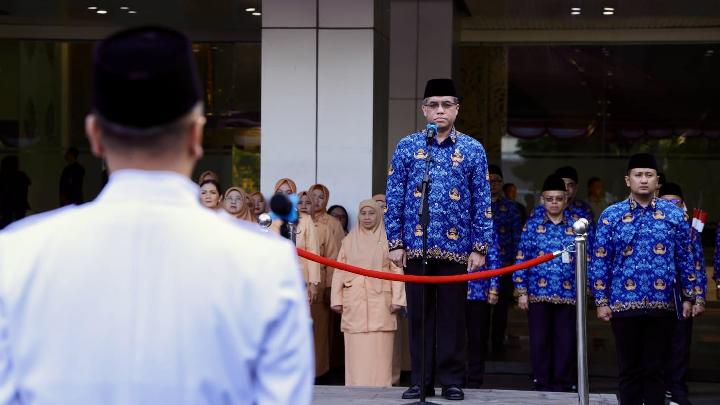Pimpin Upacara HUT RI ke-80, Menaker Yassierli Tekankan Tiga Pesan Kunci Ketenagakerjaan