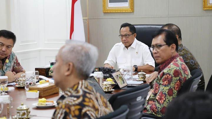 Prabowo Summons Home Affairs Minister Amid Regional Tax Hike Fiasco