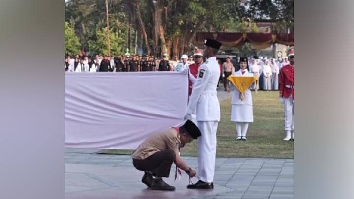 Endonezya Cumhuriyeti Yıldönümü Töreni Sırasında Kulon Progo Bağlantı Yardımcısı Kulon Progo Tees Ani Milletler