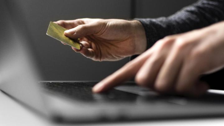 Indonesians Record Rp8.2 Trillion in Losses from Scams, Says OJK