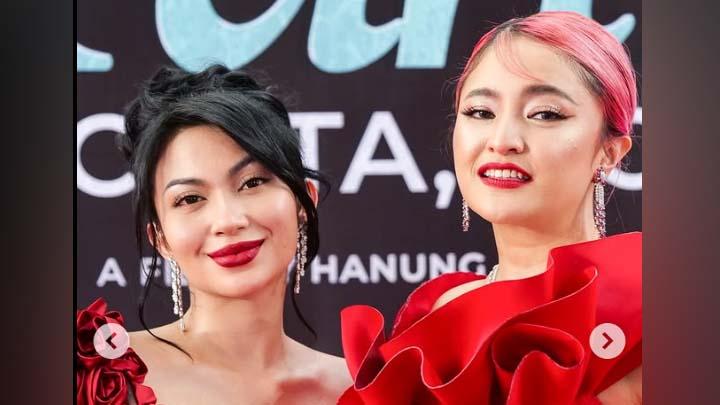 Adu Gaya Makeup Bold Ariel Tatum dan Marshanda di Gala Premiere La Tahzan 