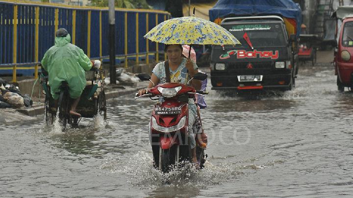 Heavy Rain Causes Flooding in Several Areas of Jakarta