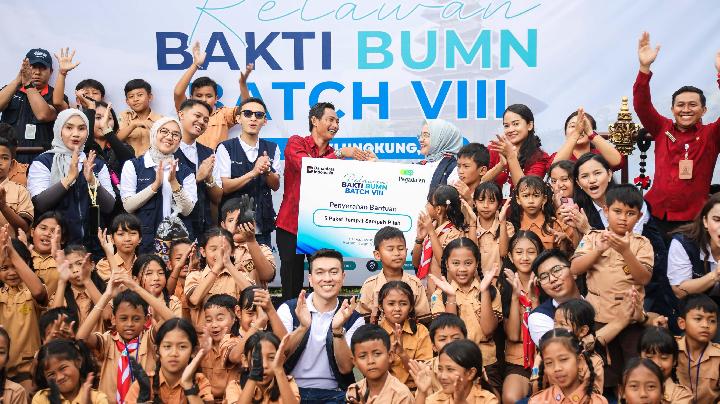 Pegadaian dan Relawan Bakti BUMN Berbagi Ilmu dan Keterampilan di Desa Aan, Bali