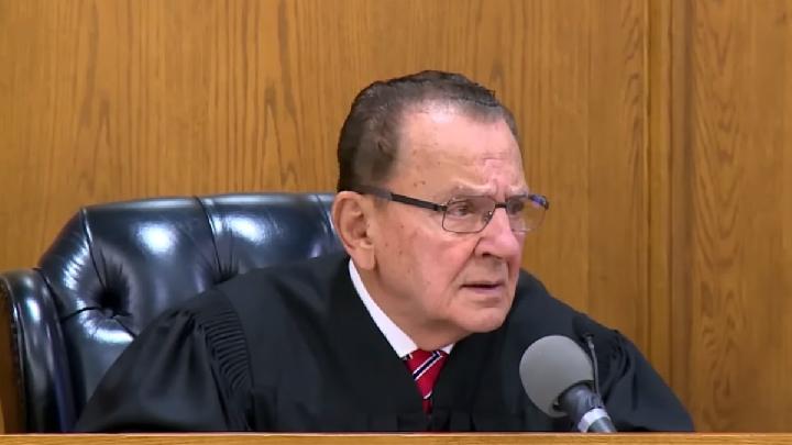 Who Is Frank Caprio? 'The Kindest Judge in the World' Dies at 88 - World  En.tempo.co