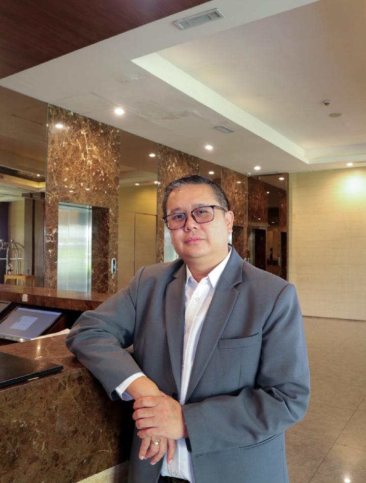 General Manager Grand Whiz Poins Simatupang