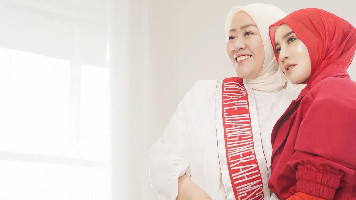 Fanny Kondoh (kiri) sebagai Duta Pejuang Dua Merah/MSGLOW