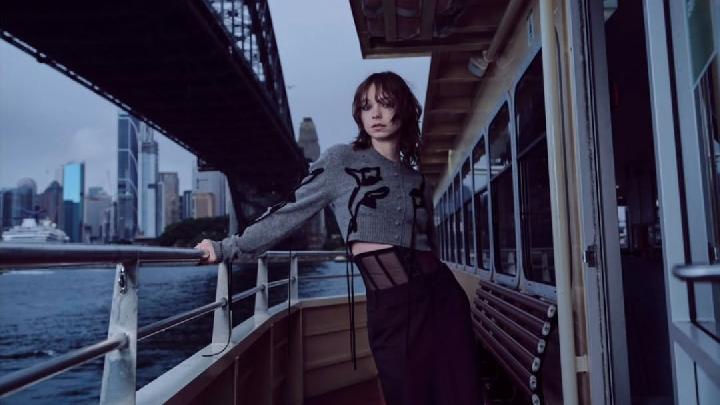 Emma Myers Pemeran Enid di Wednesday yang Ceria dan Memikat