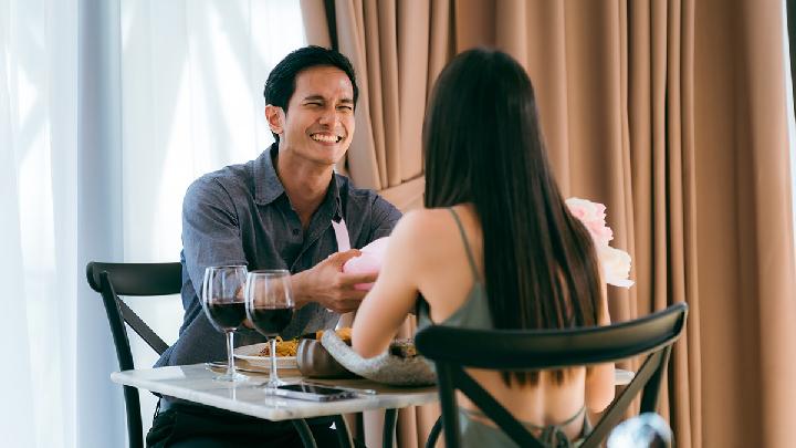 Dear Ladies, Ini 3 Tips Berkencan dengan Pria yang Pernah Bercerai