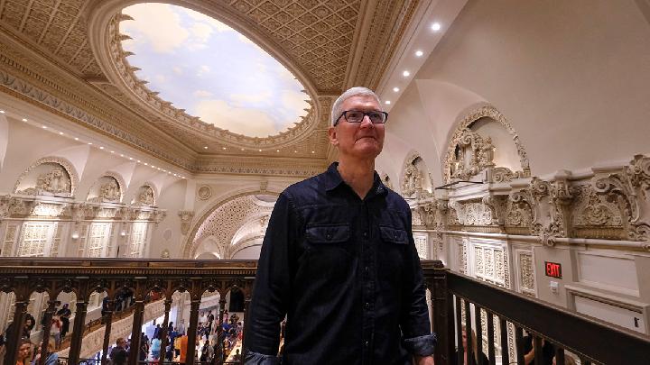 Tim Cook to Step Down as Apple CEO, John Ternus to Take Over