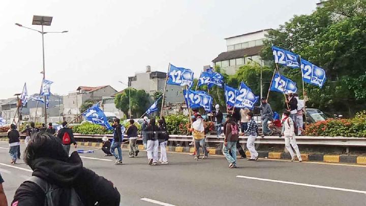 Eğitim Bakanı Abdul Mu’ti, okuldan 28 Ağustos’ta katılmayacak şekilde öğrencilerini izlemesini istedi.
