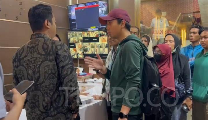 Police Violence Alleged Against Civilians and Journalists at August 25 Jakarta Protest