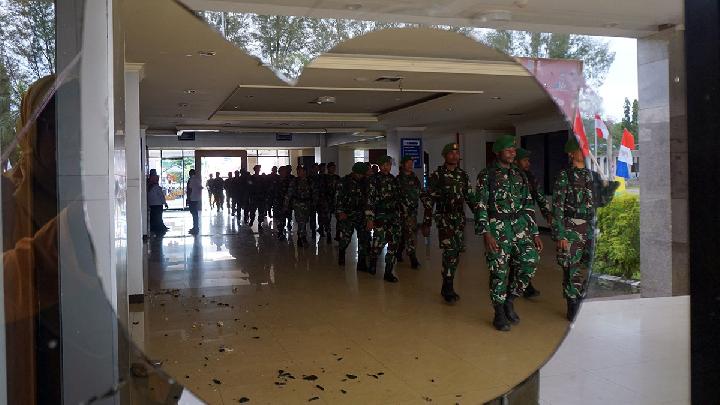 Debunking Military Myths in Democracy