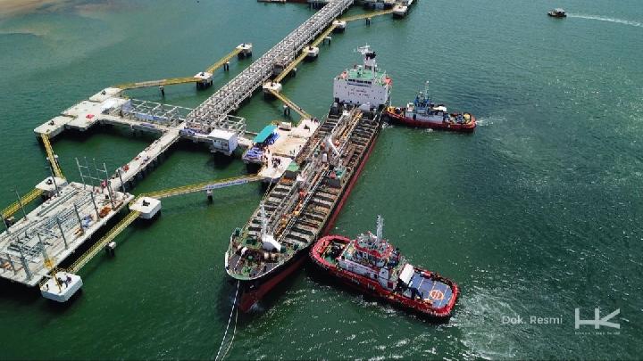 Hutama Karya Selesaikan Dermaga TBBM Tanjung Batu, Perkuat Distribusi BBM di Indonesia Tengah dan Timur