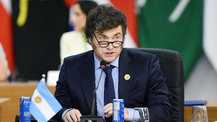 Argentina's President Pelted with Stones Amid Public Anger Over Bribery Scandal