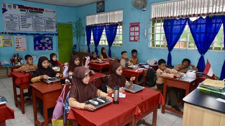 Polda Kalsel Luncurkan SPPG, Bagikan Makan Bergizi Gratis untuk 1.700 Anak