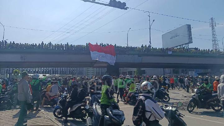 Today's Top 3 News: Police Vehicle Reportedly Runs Over and Kills Ojol Driver in Jakarta Protest