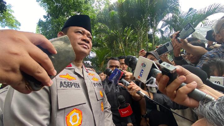 Crowd of Ojol Drivers Shout 'Murderer' at Jakarta Police Chief