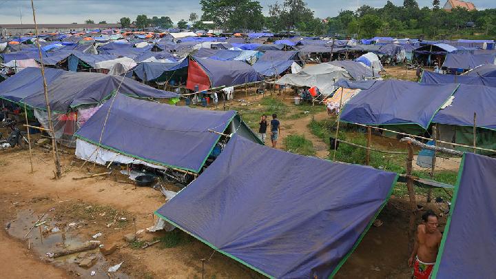 More Than 500,000 Civilians Flee as Thailand-Cambodia Border Conflict Escalates