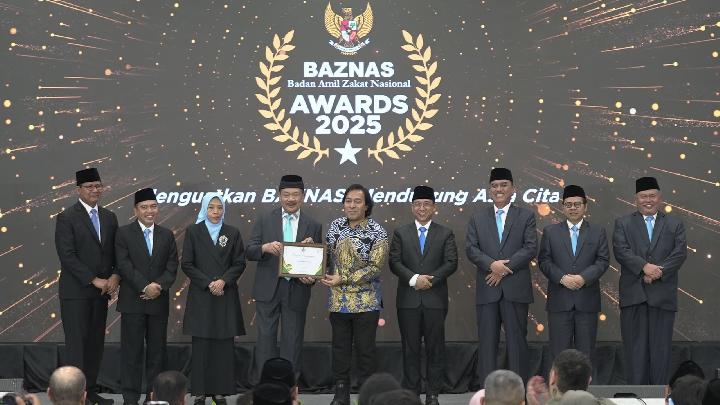 Komeng Terima Baznas Awards 2025, Ajak Masyarakat Zakat Lewat Baznas