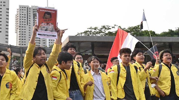 BEM SI Hold to Demonstration Today at the DPR Building, Here Are the Demands