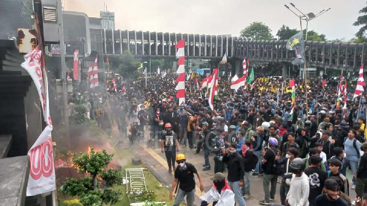 What Are the "17+8 Demands from the People" Backed by Jerome Polin?