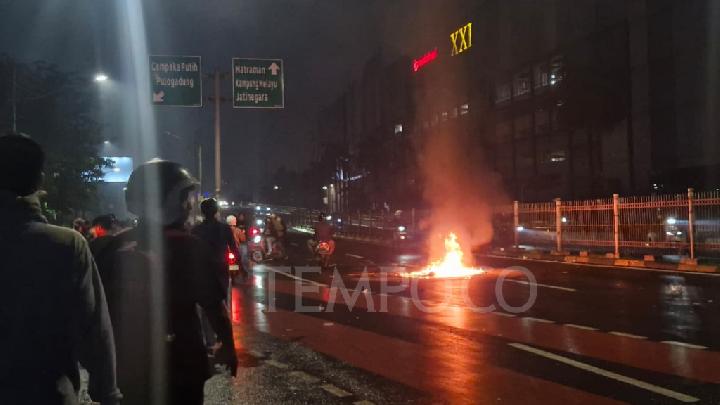Dozens Hurt as Police Fire Tear Gas at Jakarta Mako Brimob Protest
