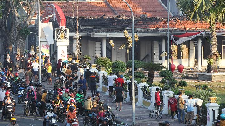 East Java Police Name 9 Suspects in Grahadi Building Arson, Including Minors