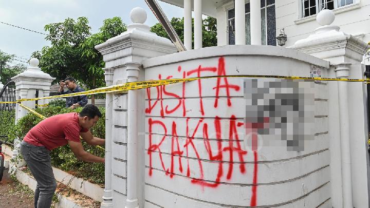 Police Name 12 Suspects in One of the DPR Member's Home Looting Cases