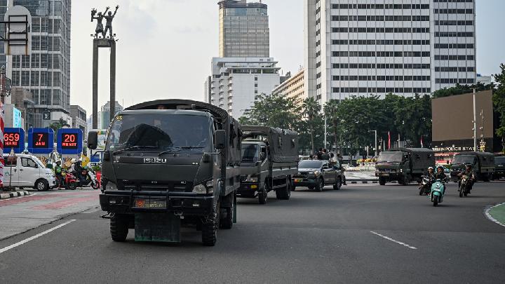 Prabowo Urged to Immediately Withdraw Military Personnel from Handling Public Order in Indonesia