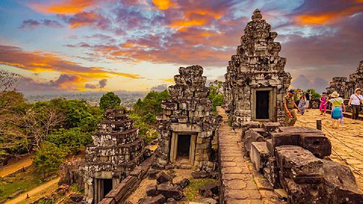 10 Famous Landmarks in the World That You Should Visit