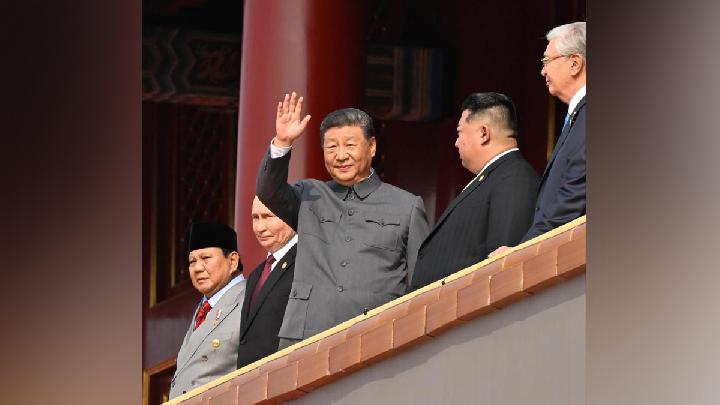 Prabowo Sits Beside Putin at China's Military Parade