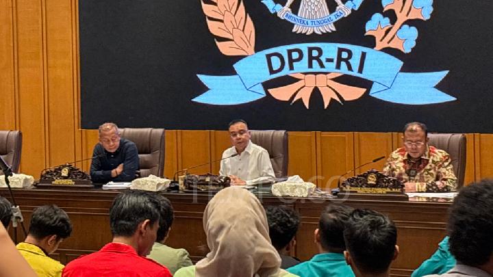 Students Urge DPR to Call Police Chief for Release of Arrested Protesters